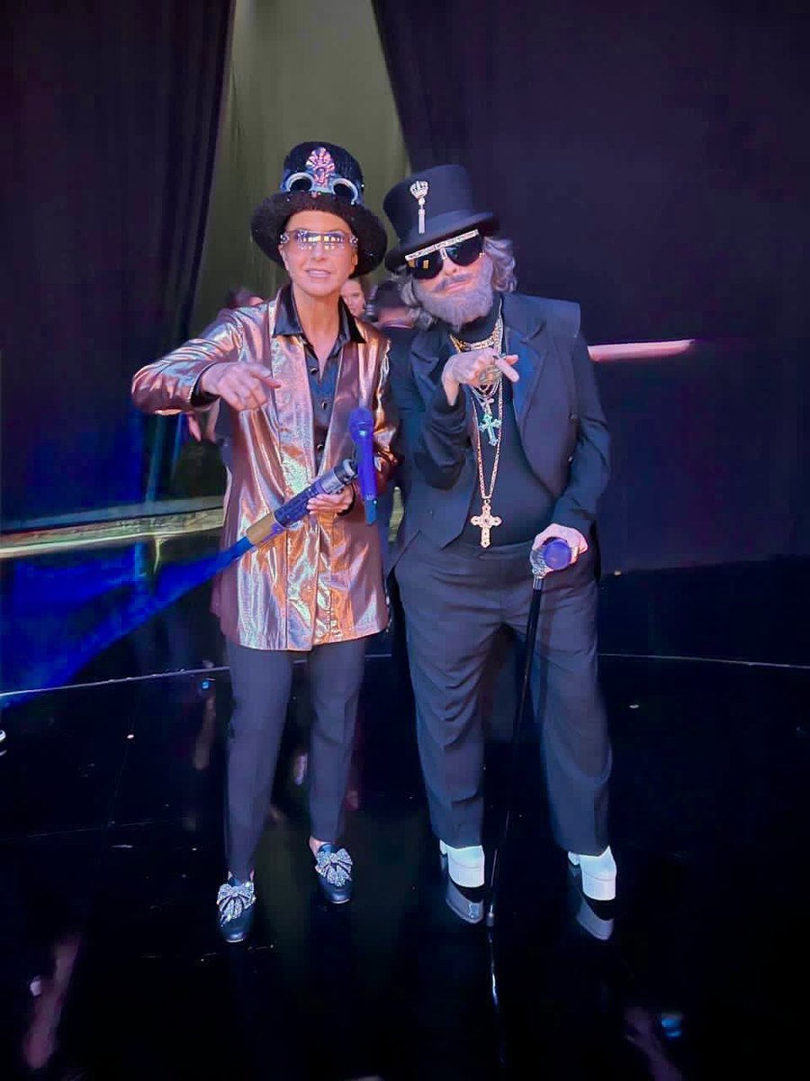 mitchellsfairy's tweet photo. ¿Lucero y Yuri? ¿Emmanuel y Mijares? ¿Willy Wonka y el señor del Monopoly? 

Las amo 🤍 https://t.co/coHMuajocA
