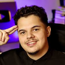 MateusSeba_'s tweet image. Qual desses é o mais intelectualoide?