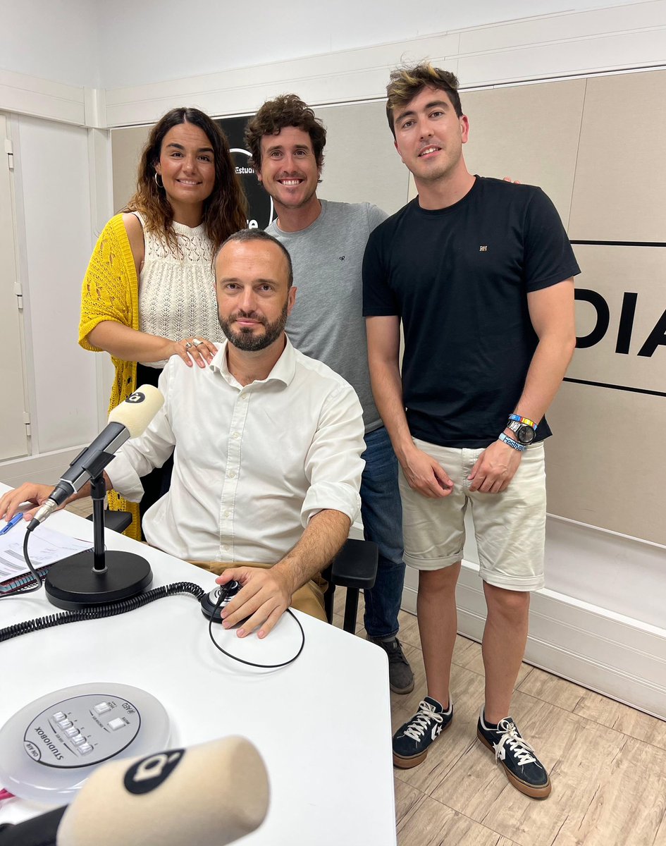 📻#LíniaDeFons #LaNitÉsNostra

🔥Tertúlia sobre els quatre equips valencians de Primera, amb <a href="/_cristinabea/">Cristina Bea</a>, <a href="/javi_teruel/">Javi Teruel</a> i <a href="/sanchis14/">Nacho Sanchis</a>. 

🚨<a href="/inma_cerro/">Inma Cerro</a> explica la possible eixida de Mosquera a l'<a href="/Arsenal/">Arsenal</a>.

🎙️<a href="/GustavoClement/">Gustavo Clemente</a>