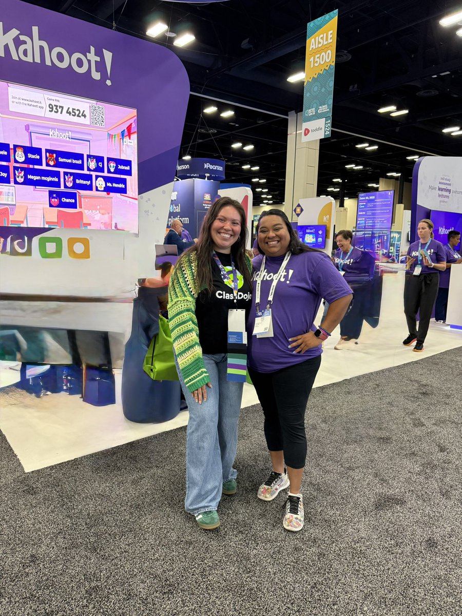AlyssaCuevas_'s tweet image. they say don’t meet your heroes, well i say DO. @MsPowellteaches & @Kahoot LOVIEYOUUU #ISTELive25