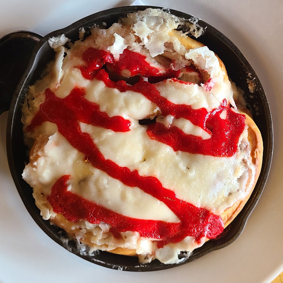 Nigel and Cheryl - &amp; Terry - visited <a href="/moosewinooskis/">Moose Winooski's</a> for a delicious Cinnamon Roll Skillet. Proceeds from this featured dessert are being donated to <a href="/TerryFoxCanada/">Terry Fox Foundation</a> for cancer research. Thanks to Charcoal Group for their generous support at all of their restaurants until July 1.