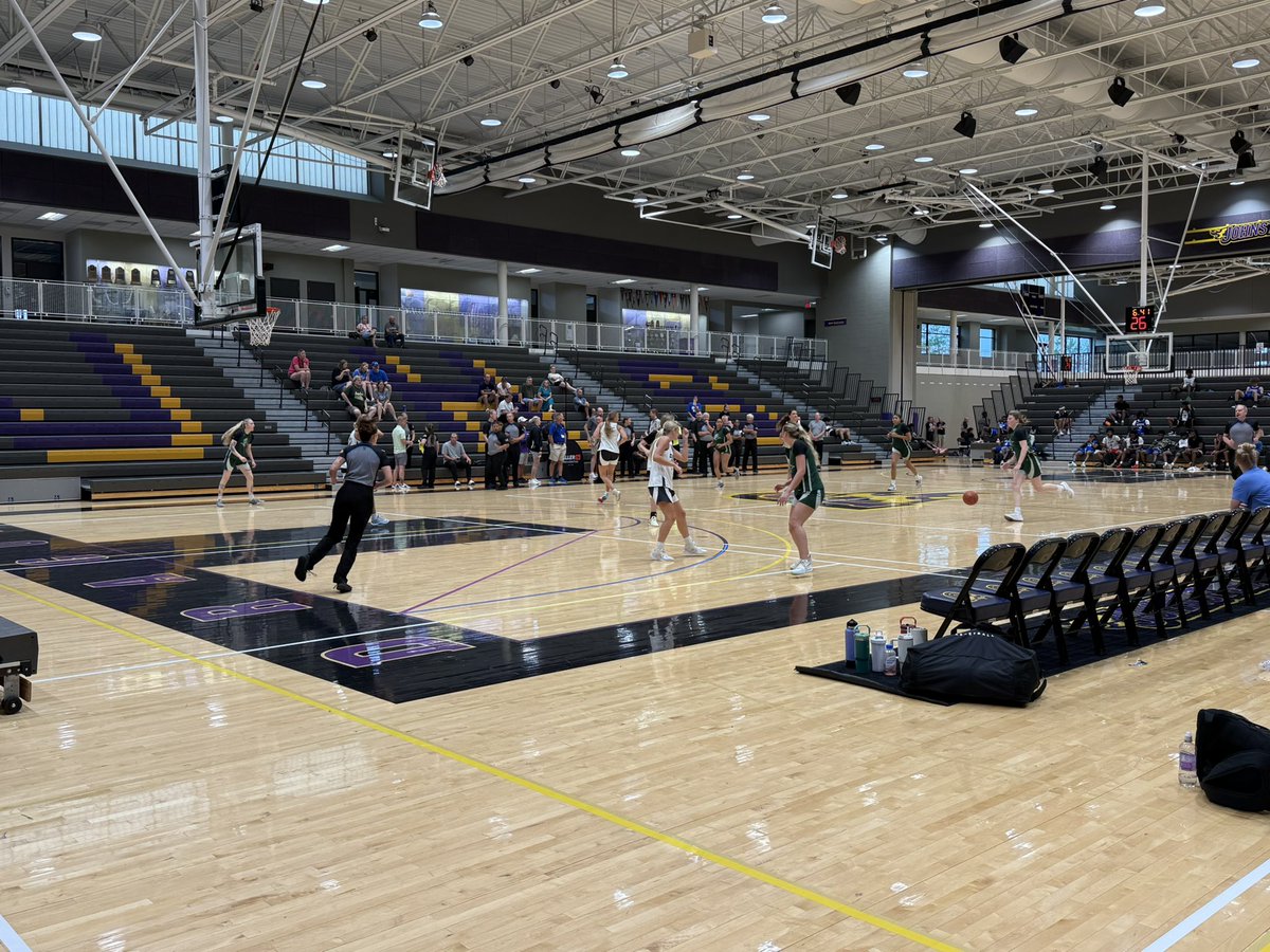 NikRule's tweet image. What an awesome weekend at the @iccacsports Summer Series! Had the chance to connect with 100+ dedicated men’s and women’s basketball officials—most of whom currently work or have worked in the @HeartSportsNews or aspire to join us one day.

Big thanks to our coordinators, Gordon…