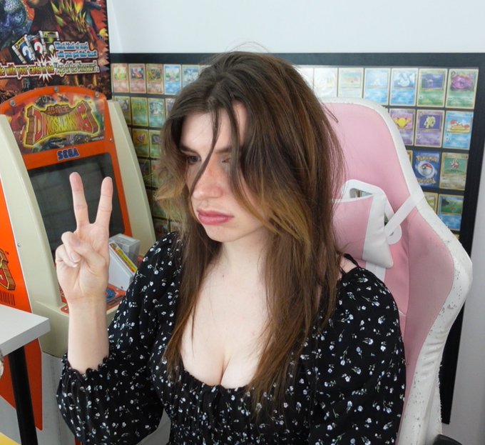 Watch Izzy💫's leaked NSFW photo on TwXstars