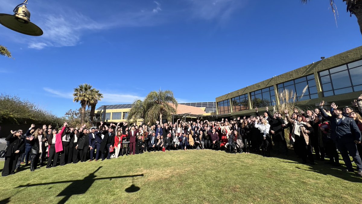 Gracias a todos los asistentes y disertantes. Nos encontramos a pensar una justicia mejor. Nos une la vocación, nos impulsa el compromiso. Y hoy lo hicimos realidad: con escucha, con ideas y con ganas de transformar.

<a href="/AbogadosEA/">Abogados en Acción</a> 🙌⚖️