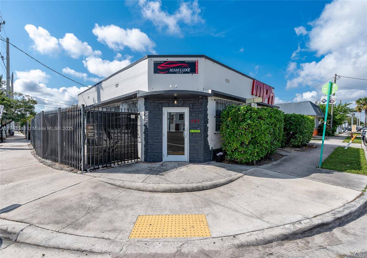 SidleRealtor's tweet photo. FREE-STANDING GEM BUILDING 
FOR SALE - $1,200,000
954 55 44 796

New Listing Price: $1,200,000
660 NW 71st St, Miami, FL 33150 is a fantastic property with -1 bedrooms and 0.0 bathrooms.
See more here: https://t.co/IAwORMuG2T https://t.co/EWjG4XYdm9