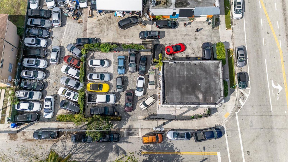 SidleRealtor's tweet photo. FREE-STANDING GEM BUILDING 
FOR SALE - $1,200,000
954 55 44 796

New Listing Price: $1,200,000
660 NW 71st St, Miami, FL 33150 is a fantastic property with -1 bedrooms and 0.0 bathrooms.
See more here: https://t.co/IAwORMuG2T https://t.co/EWjG4XYdm9
