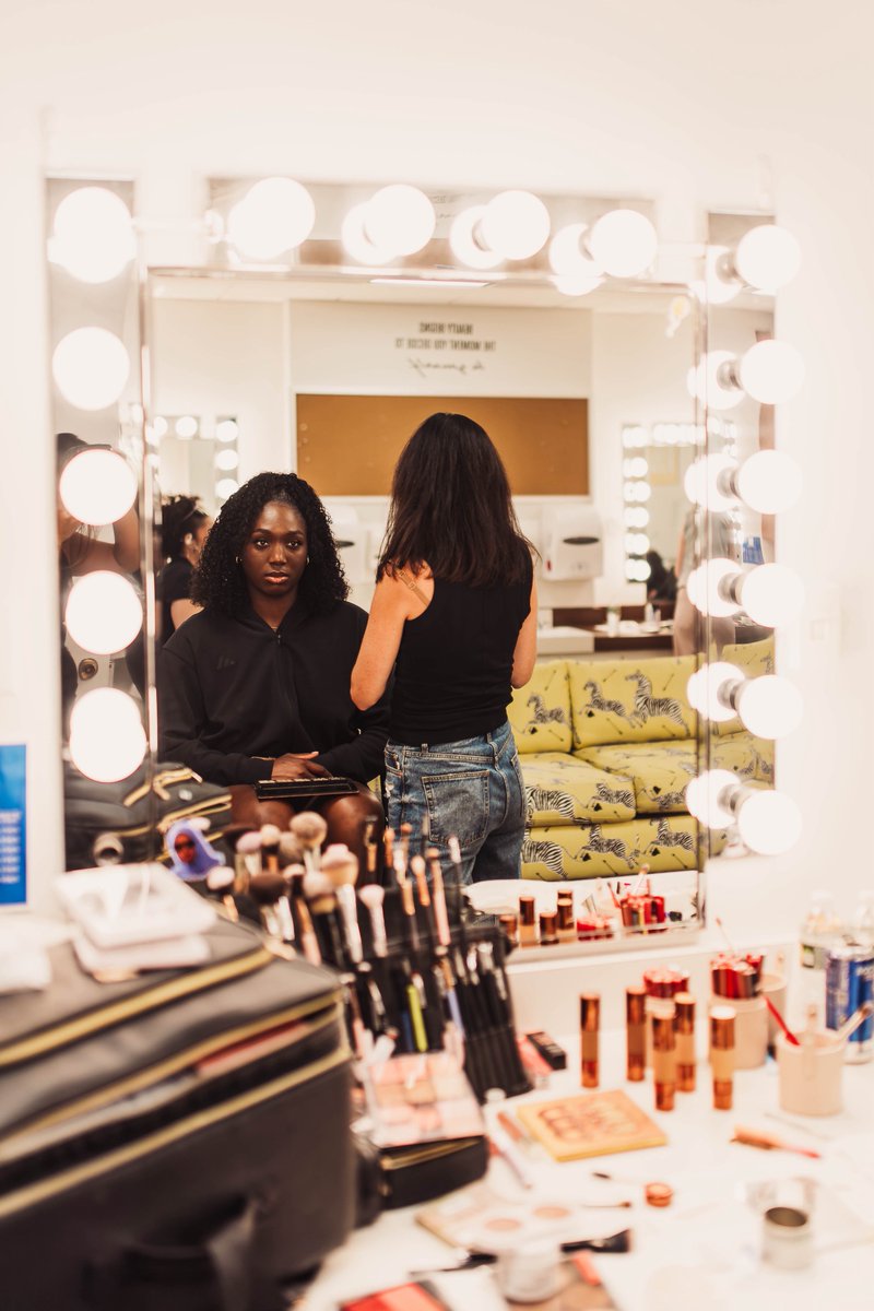 TexasTechSB's tweet image. Stage ready 🎬
@CanadyNijaree is on the scene for tonight’s @CWSA_HondaCup ceremony in New York.
📺 CBS Sports Network