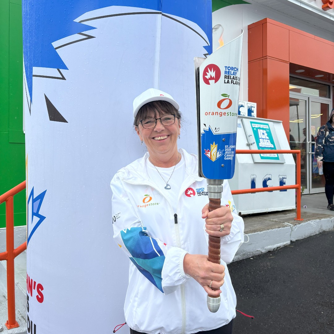 Orange_Store's tweet image. Rain or shine, we're still having a great time on the Orangestore Torch Relay ☔!

Tomorrow we'll be celebrating Canada Day 🇨🇦 by bringing the torch to Corner Brook - we hope to see you there🔥🎉