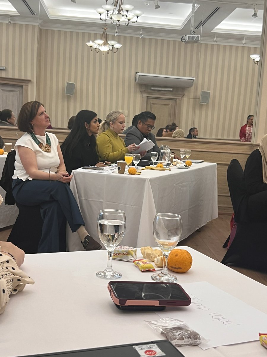 Clase de Sra. Obando (She/her) tweet media