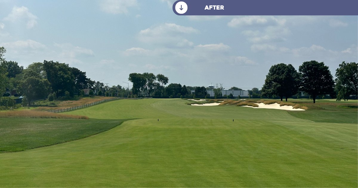 OCMGolf's tweet image. A before and after view of the new 6th at @MedinahCC.
Fortunate there was space to move away from the boundary to screen cars & houses but then an old photo of the original green gave us the idea of again using a fence as a hazard.
📸: 3 & 4 @fried_egg_golf