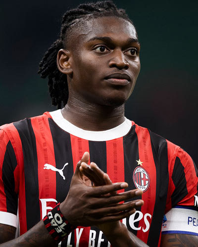 scoutvista's tweet photo. 🔴 Bayern need a left winger. Who fits best?
Three strong options:
🇵🇹 Rafael Leão
🇳🇱 Cody Gakpo
🇧🇷 Rodrygo Goes
We looked into their profiles, stats & playing styles. Here's the breakdown 👇
#FCBayern #Transfers #Bundesliga https://t.co/akW4umOcwe