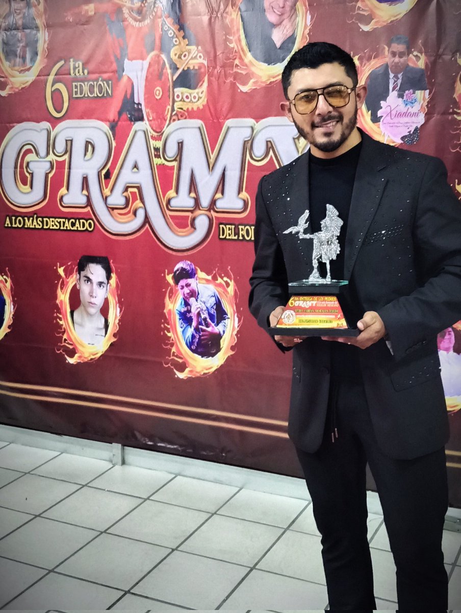 Favo_Bailarin's tweet photo. 6ta entrega de los Gramys del folklor mexicano. Tlaxcala 2025.
#bailarindesonjarocho #veracruz #veracruzano #bailarin #gramys #danzafolklorica #mexico #tlaxcala #dancer https://t.co/RGpttDga3Q