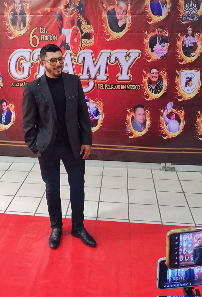 Favo_Bailarin's tweet photo. 6ta entrega de los Gramys del folklor mexicano. Tlaxcala 2025.
#bailarindesonjarocho #veracruz #veracruzano #bailarin #gramys #danzafolklorica #mexico #tlaxcala #dancer https://t.co/RGpttDga3Q