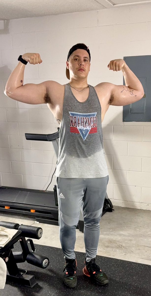 DaJaystin's tweet photo. Arms and chest are growing out you gotta push the muscle to the max 💪🏽💪🏽 https://t.co/A8PExukDEz
