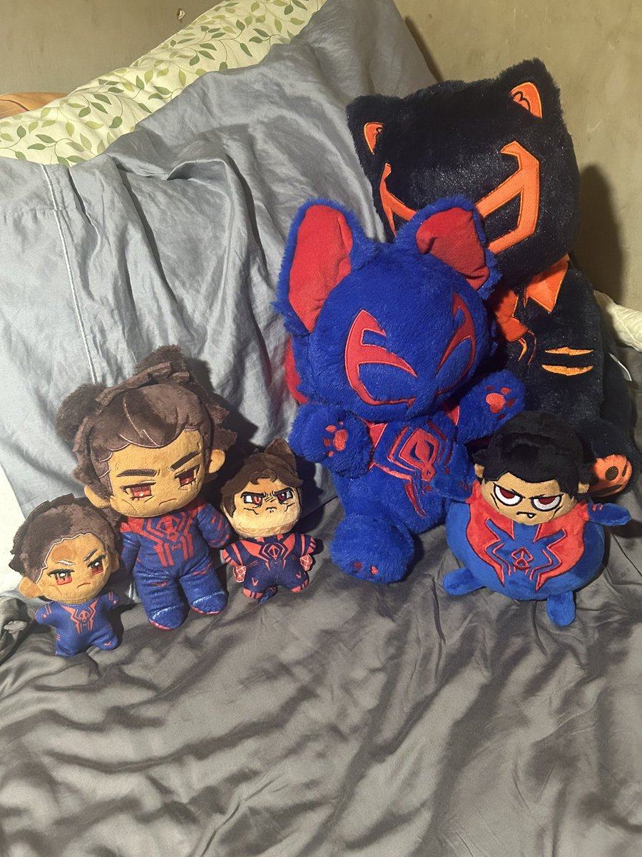 VioletHat49191's tweet image. Hey, check out what came in! @rat2two ‘s meegle is joining his brothers today! Thank you so much, @rat2two !!!! 🥰