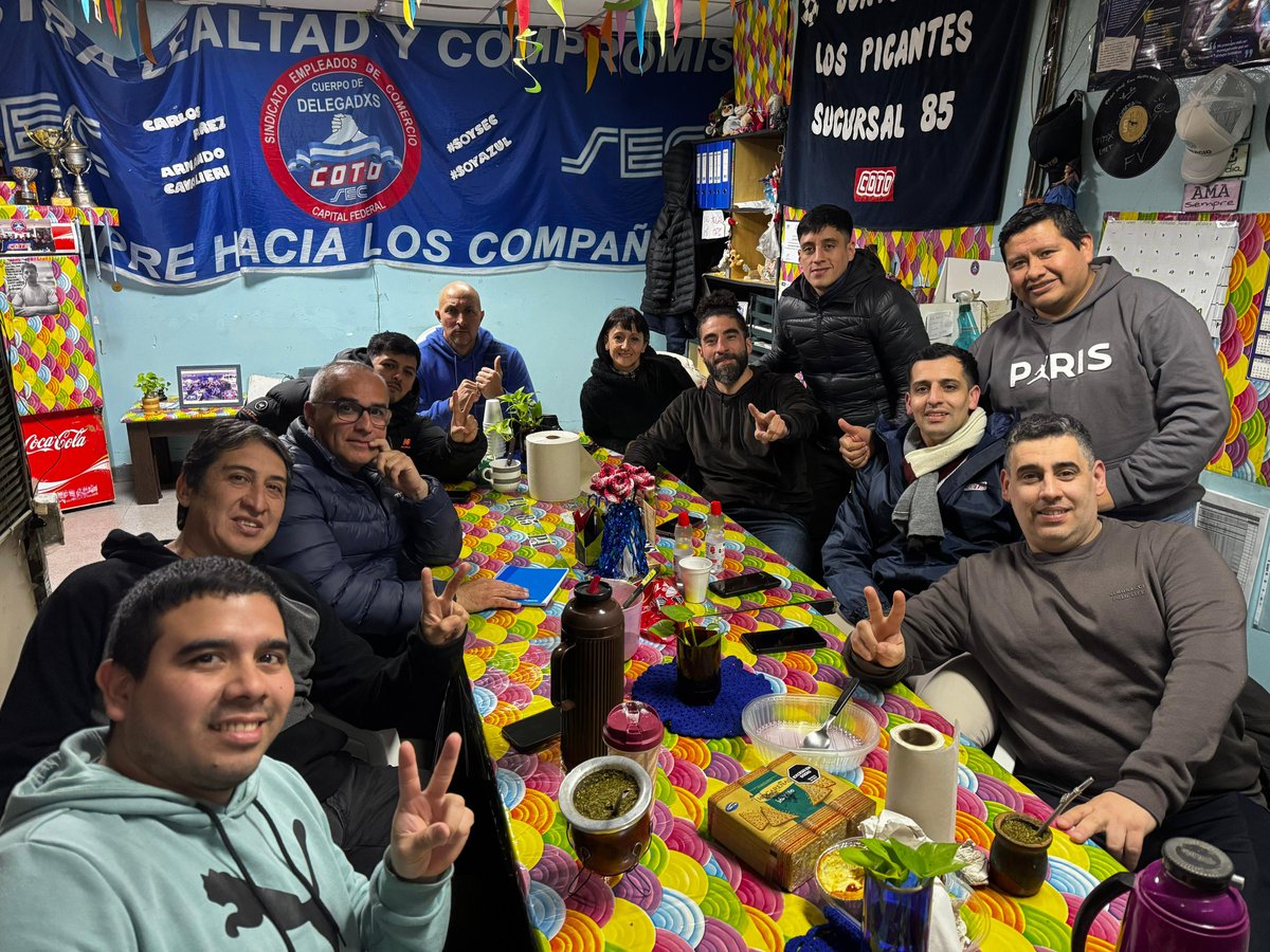 Día de reunión en sucursal 85 siempre pensando en nuestros compañeros. Porque la verdadera Lealtad es hacía ellos 💯💪 <a href="/BuffonePablo/">Pablo Buffone</a> <a href="/VaneRamos1402/">Vanesa Ramos</a> <a href="/gabyfranch77/">El PELA 85 🌶️</a> <a href="/Montesinocarlo1/">Montesino carlos</a> <a href="/DanielOveja/">Daniel Ovejero</a> <a href="/Sebasju158/">Sebasjuarez</a> <a href="/Arturogordill0/">Arturo</a> <a href="/carniza25/">ruben romero</a> <a href="/emanuelpeddrozo/">emanuel pedrozo</a>
