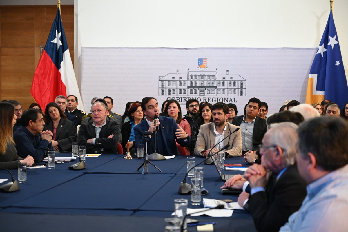 gore_magallanes's tweet photo. 🟠🔵 NOTICIAS | Jornada histórica para Magallanes y la Antártica Chilena: CORE aprueba de forma unánime la Política Nacional de Zonas Extremas #PEDZE

"Es la inversión más grande en la historia de la región", destacó el Gobernador Flies

👉🏽 Detalles aquí: https://t.co/SRwZU0UROo https://t.co/RGUjaqydlE