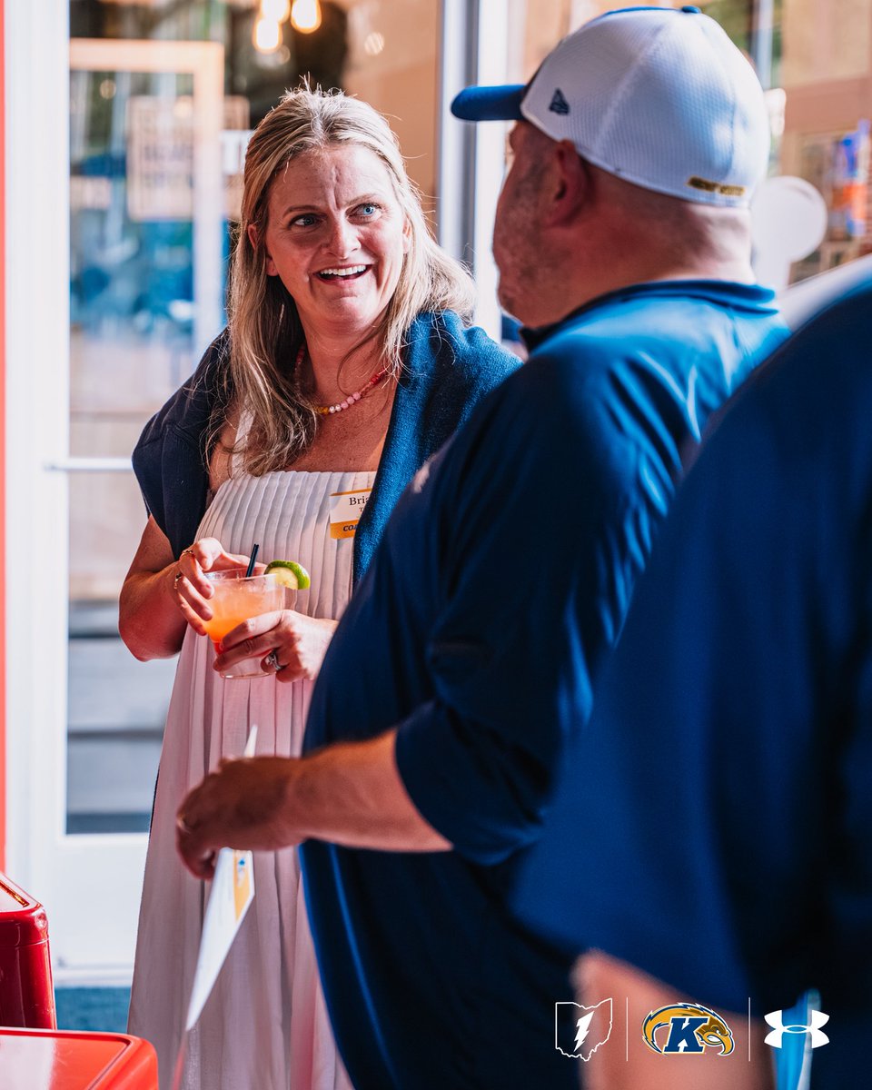 𝗖𝗼𝗮𝗰𝗵𝗲𝘀 𝗖𝗮𝗿𝗮𝘃𝗮𝗻 𝗙𝘂𝗻 𝗧𝗼𝗻𝗶𝗴𝗵𝘁!

Thank you to the Flash Family that showed up to have some fun with our coaches and staff!

#GoFlashes⚡️