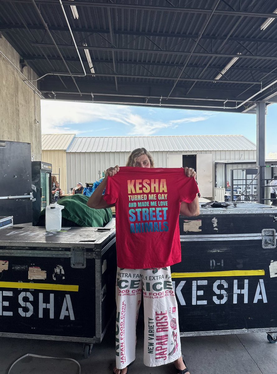 Pebe (@grannywrapper) on Twitter photo Make sure you get a shirt on tour tomorrow! Proceeds benefit The Magic Mission <a href="/themagicmission/">The Magic Mission</a> Make sure you get a shirt on tour tomorrow! Proceeds benefit The Magic Mission <a href="/themagicmission/">The Magic Mission</a>
