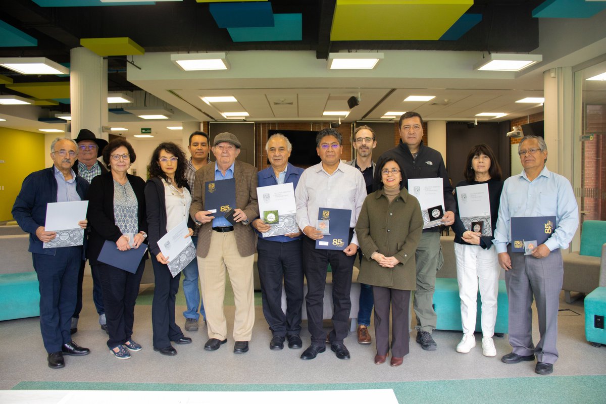 Hoy reconocimos la labor incansable de nuestros académicos y académicas 👏