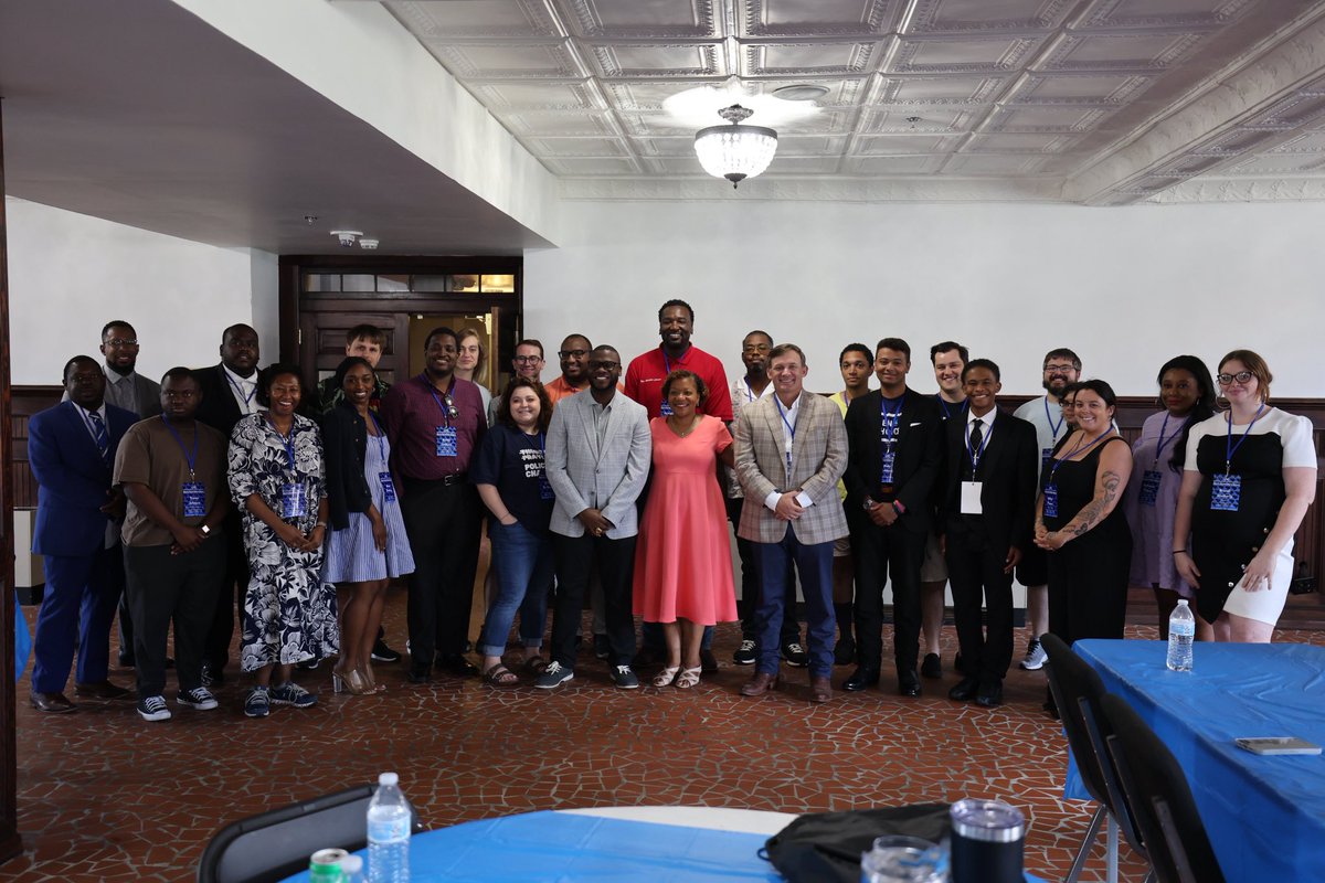 SenRussellOtt's tweet image. I’m always encouraged to see the enthusiasm and curiosity displayed by our next generation of leaders. Thank you to the @YoungDemsofSC for hosting us and to everyone who came out to join the discussion on a hot summer Saturday.