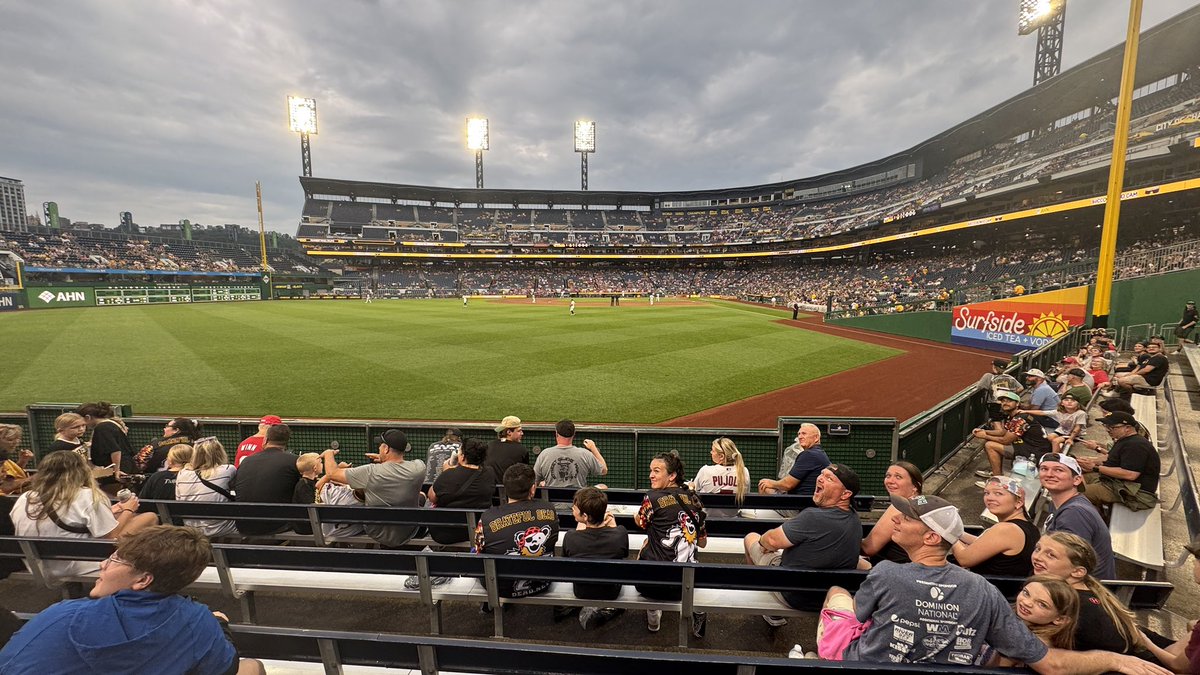 ismithKDKA's tweet image. No stinkin’ rain is gonna stop us! #LetsGoBucs