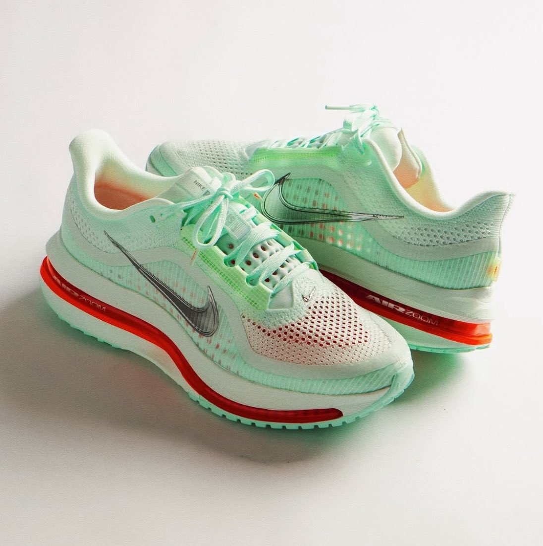 JustFreshKicks tweet media