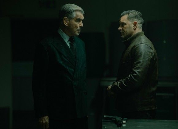 Du nouveau pour Mobland, la diffusion de la série Hostage, deux prix littéraires... C’est le journal du polar du 30 juin !

buff.ly/kduq0Hc