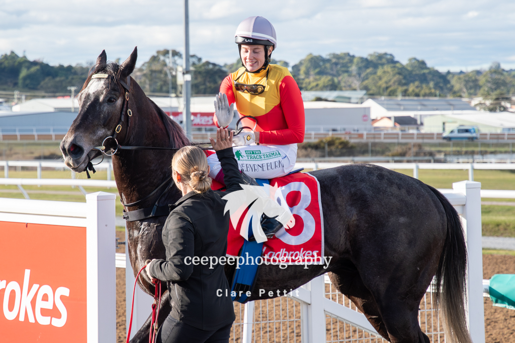 Clare Pettit (@cpat13) on Twitter photo High fives all round as Thoros Of Myr brings up win number 4 for <a href="/TrinderAdam/">Trinder Racing</a> and <a href="/Ericabyrne_1/">Erica Byrne burke</a> #tasracing High fives all round as Thoros Of Myr brings up win number 4 for <a href="/TrinderAdam/">Trinder Racing</a> and <a href="/Ericabyrne_1/">Erica Byrne burke</a> #tasracing