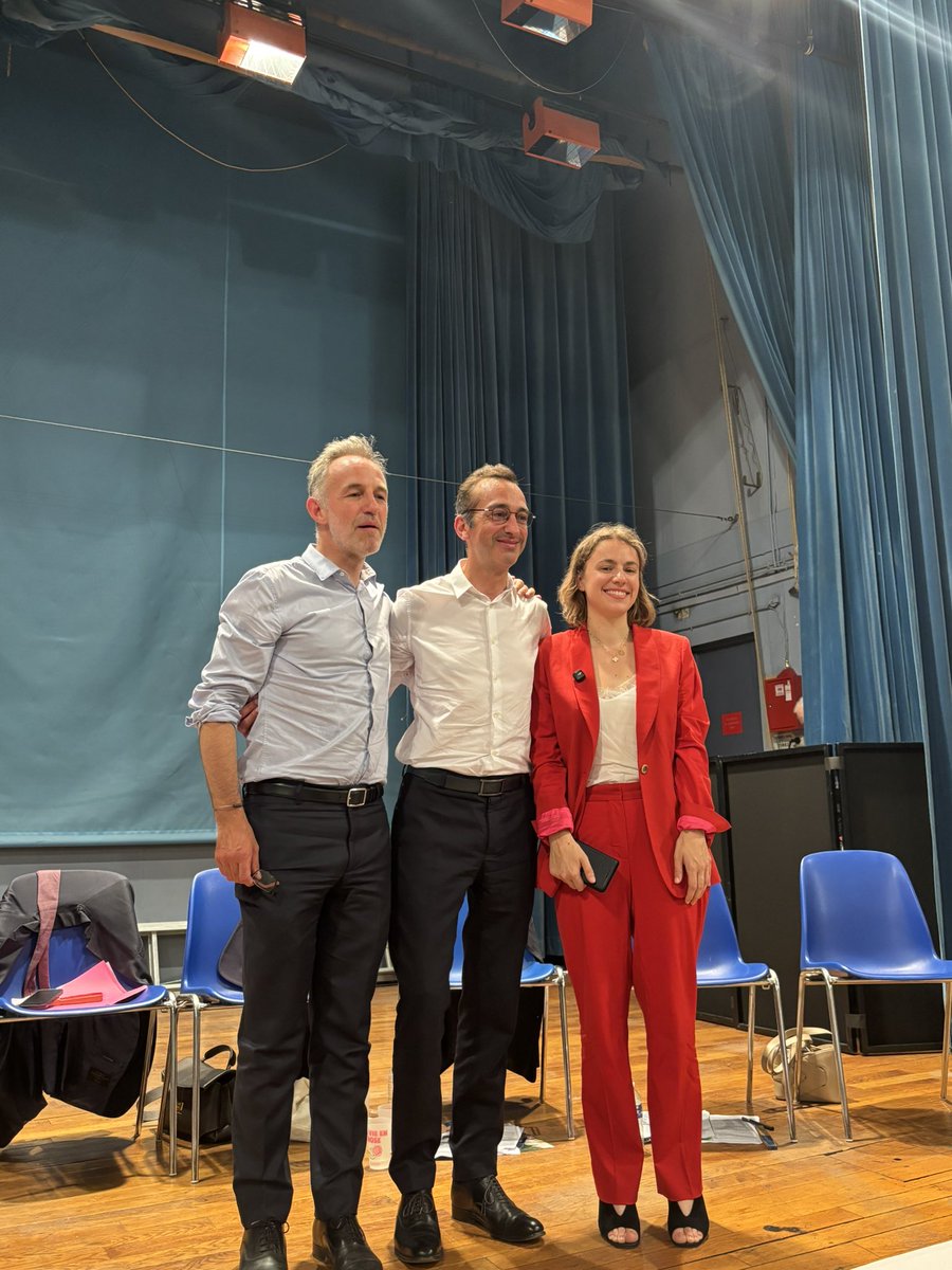 Bravo à <a href="/MarionWaller/">Marion Waller</a> pour son courage, son audace, ses idées.
Bravo à <a href="/RemiFeraud/">Rémi Féraud</a> pour son intelligence et sa précision.
Bravo à <a href="/egregoire/">Emmanuel Grégoire</a> qui a su mobiliser les militants, et remporter cette primaire. 
Pour l’union, pour que Paris reste socialiste 🌹 .