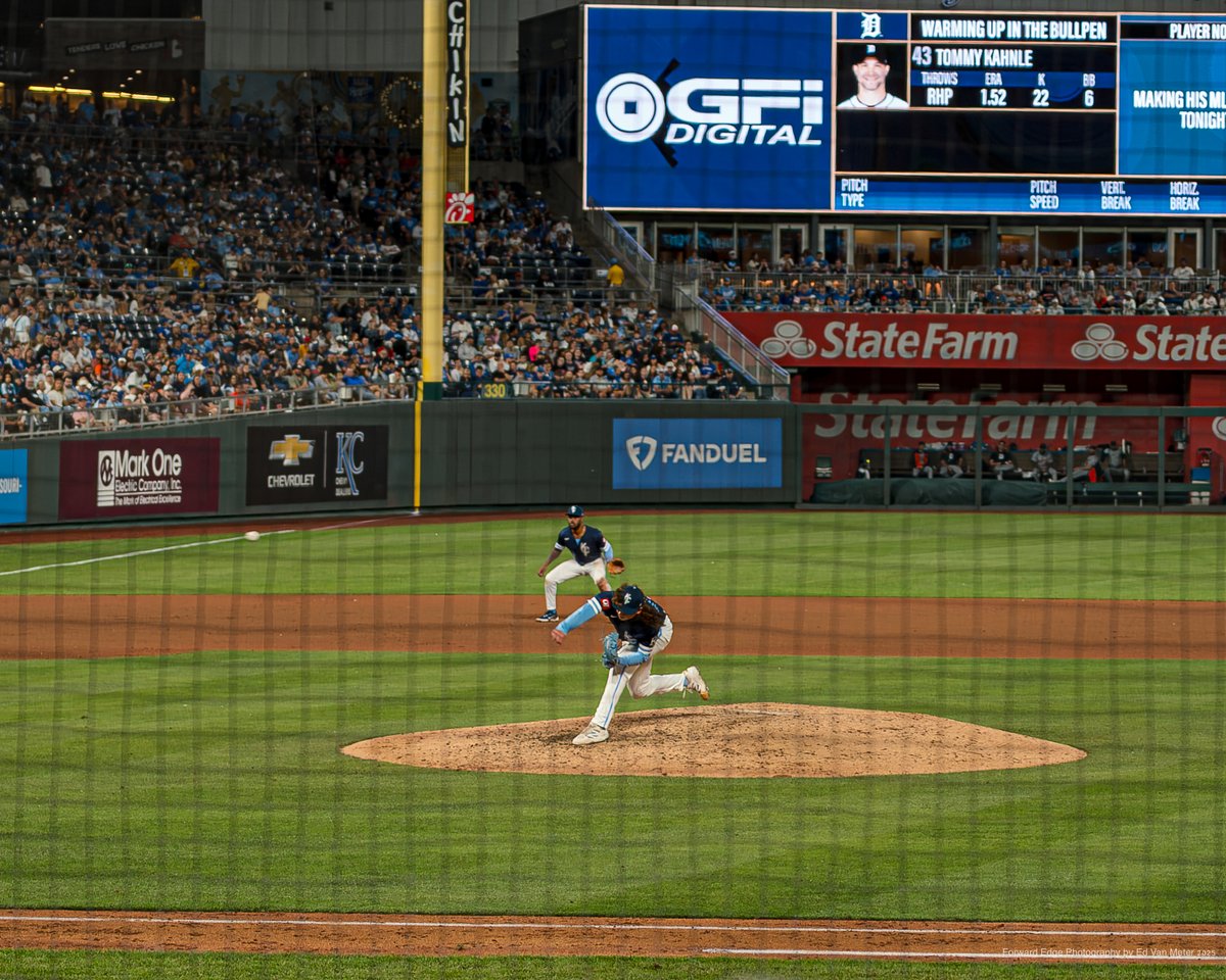 EdVanMeter's tweet image. Set 2: Detroit Tigers @ Kansas City Royals

May 29, 2025

Hoffman on the mound. 

6 frames per second, first 4 frames below.
 Yes this camera can do it! 

43mm ~ 1/1000 sec ~ f/2.0 ~ ISO 320

Leica Q3 43

Wait for the Fireworks ~ Handheld…
#KansasCityMo #kcmo #kansascityroyals
