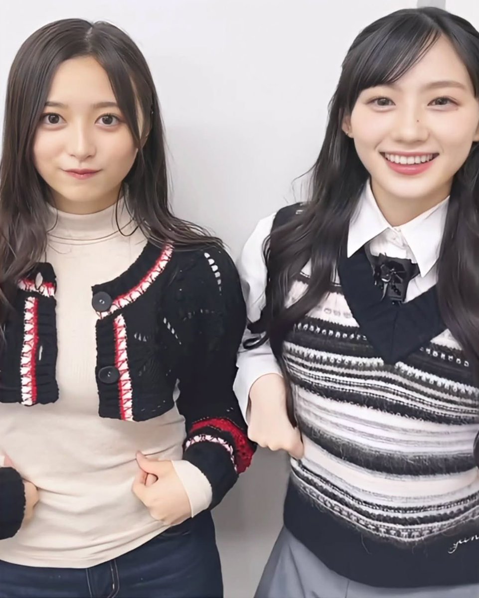 ringo_new's tweet photo. 『ドッキリ💕』

和＆桜「◯◯、こっち向いて💕」

「ん？」

和＆桜「えいっ💕」ﾌﾟﾙﾙﾝｯ💓

二人同時に服を��り上げ、胸を見せる💕

「うおっ！？💕」

和「あははｗ◯◯顔真っ赤ｗｗｗこれ水着なんだけどｗｗｗ」

桜「ねーねー💕びっくりしたー？💕」

このあと滅茶苦茶シ��った https://t.co/vkgivYhzT8