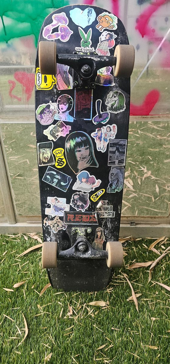 GM broskies

It's been a long time since I added new stickers to my cruiser board, buthadto find some space for a few <a href="/solflare/">Solflare - The Solana Wallet</a> x <a href="/SiaSkateson/">Sia</a> on there.

G4G