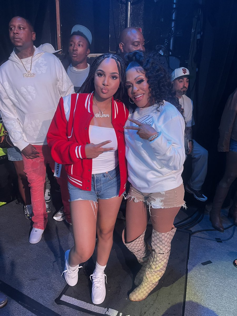 I night wrote by the most high 🙏🏽 <a href="/THELILMOSHOW/">LIL' MO</a> <a href="/juviethegreat/">JUVENILE</a> 🔥
<a href="/DaBoyDame/">DaBoyDame</a> &amp; friends ❤️ love you dame