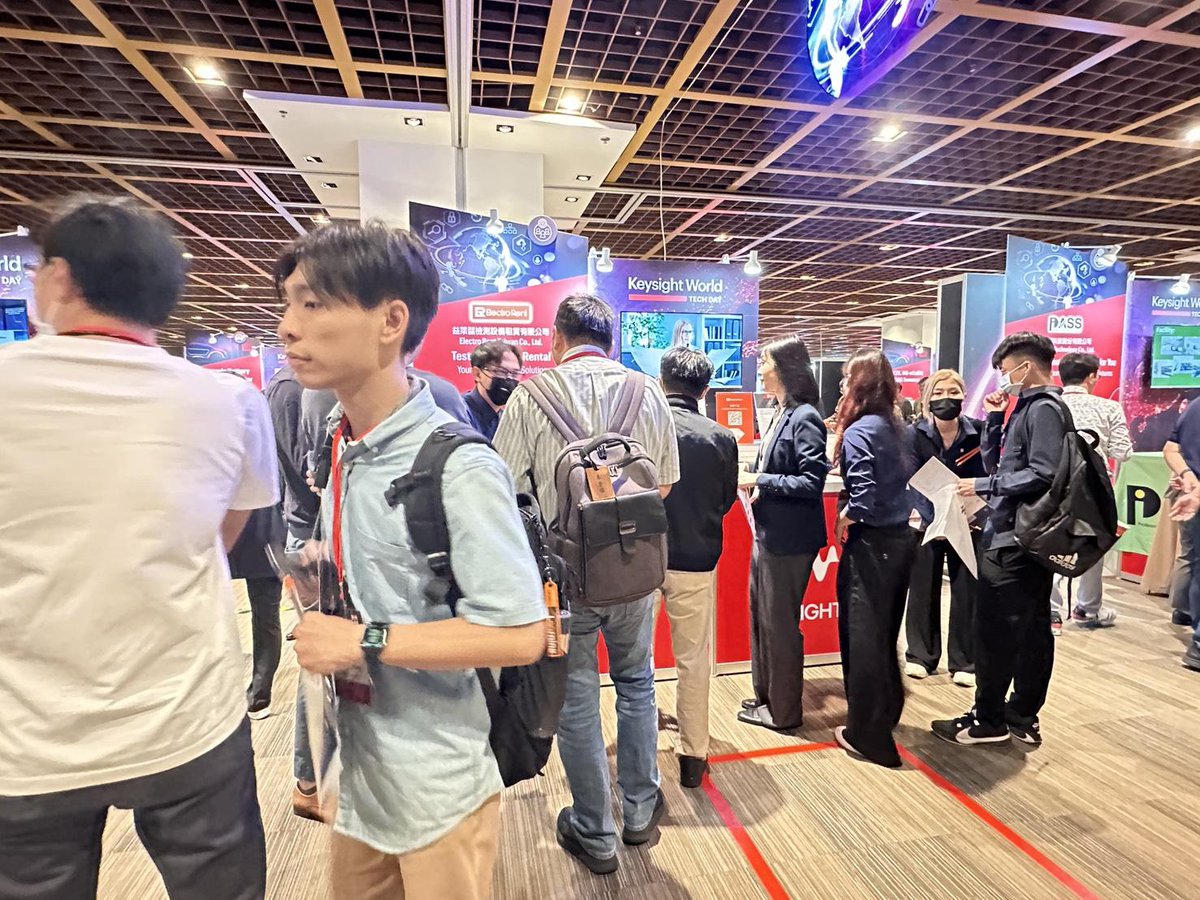 ElectroRentAPAC's tweet image. All set up and live at Keysight World Tech Day in Taipei!

We're here talking about 1.6T Ethernet testing, smarter ways to manage test equipment, and how renting can help you stay ahead—no big budget needed. Come say hi if you're around! 👋 

#keysightworldtaipei #keysightworld