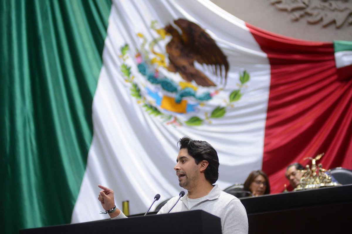 Luis__Miranda's tweet photo. 💥🛑 Vamos contra los monopolios y sus redes que sólo dañan al pueblo de 🇲🇽. No más abusos que quitan a quienes menos tienen y más lo necesitan. Impulsamos un México más justo y equitativo. #MéxicoSinMonopolios #luismiranda https://t.co/BRM0fh56Va