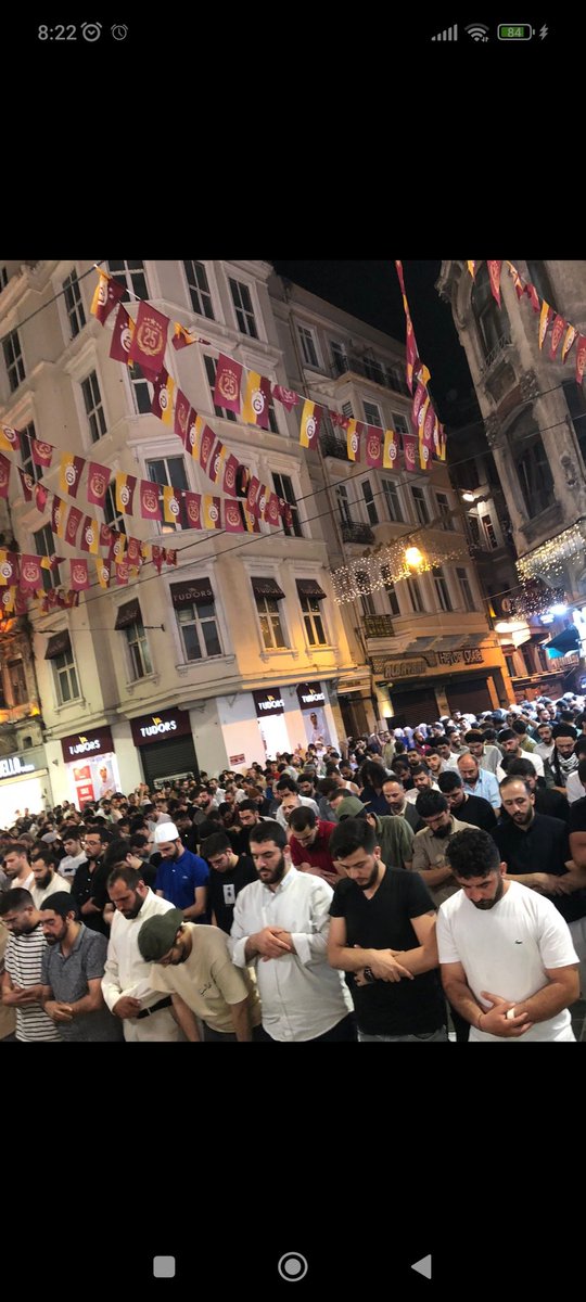 riosso27's tweet photo. #LemanDergisiKAPATILSIN
Canımız, kanımız Hz. Muhammed s.a.v'in yoluna fedadır!

Leman Dergisinde yapılan alçaklığa en ağır ceza verilmelidir.

Hiç kimse Peygamber efendimize ve Peygamberlerimize ve kutsallarımıza dil uzatamaz, hakaret edemez!
Leman Kapatılsın
#lemandergisikapatı https://t.co/QIvYtNVKRX