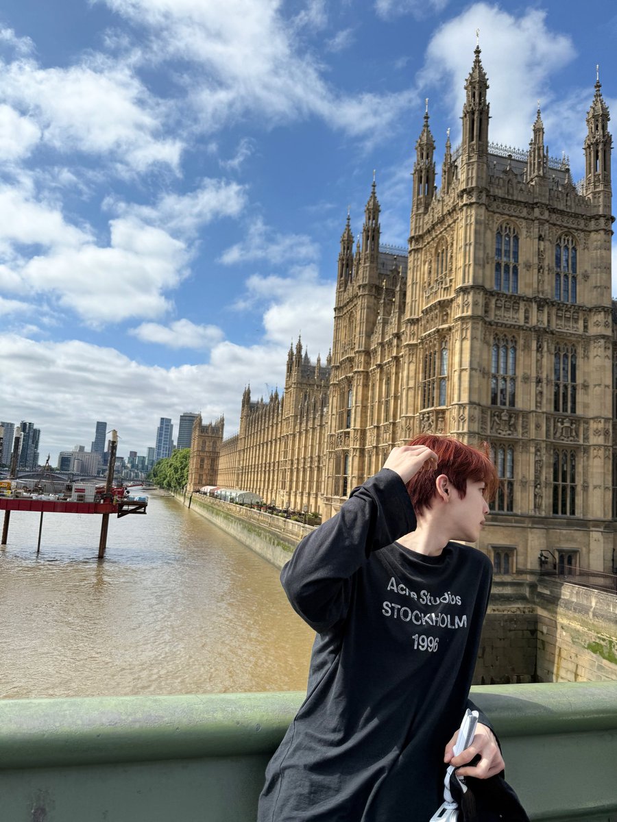 jsc_pics's tweet photo. 250701 sungchan weverse update

From London 🌉 https://t.co/JQdk0O7eH9