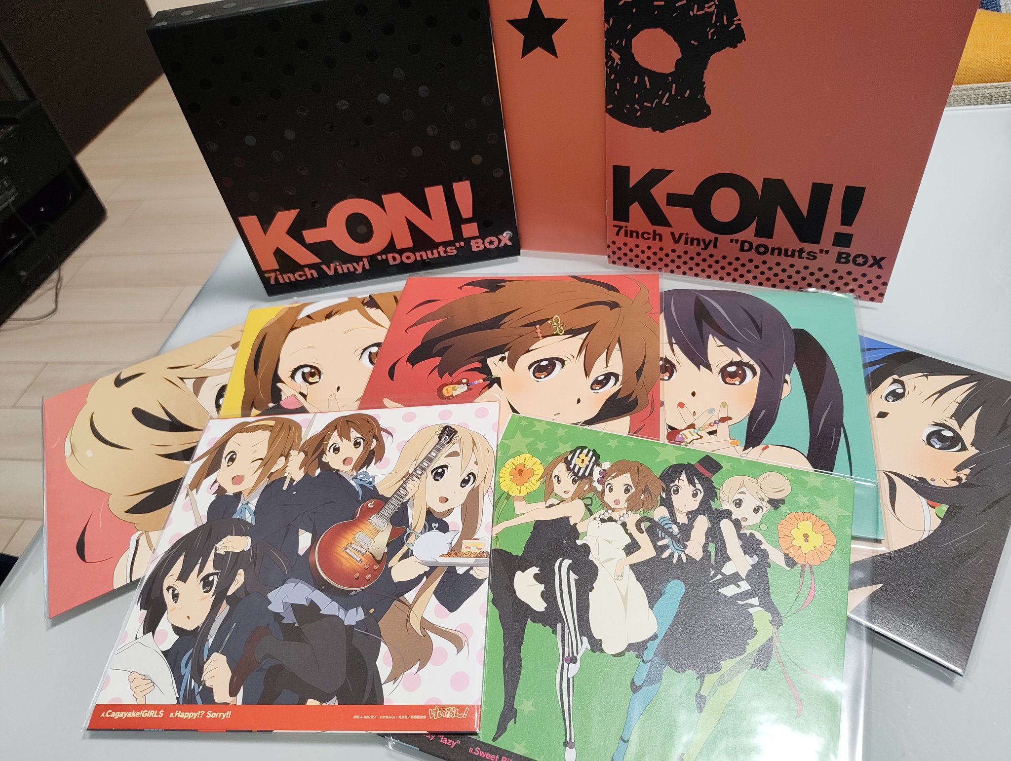 けいおん！レコード　ドーナッツボックス Amazon.co.jp: けいおん! K-ON! 7inch Vinyl Donuts Box