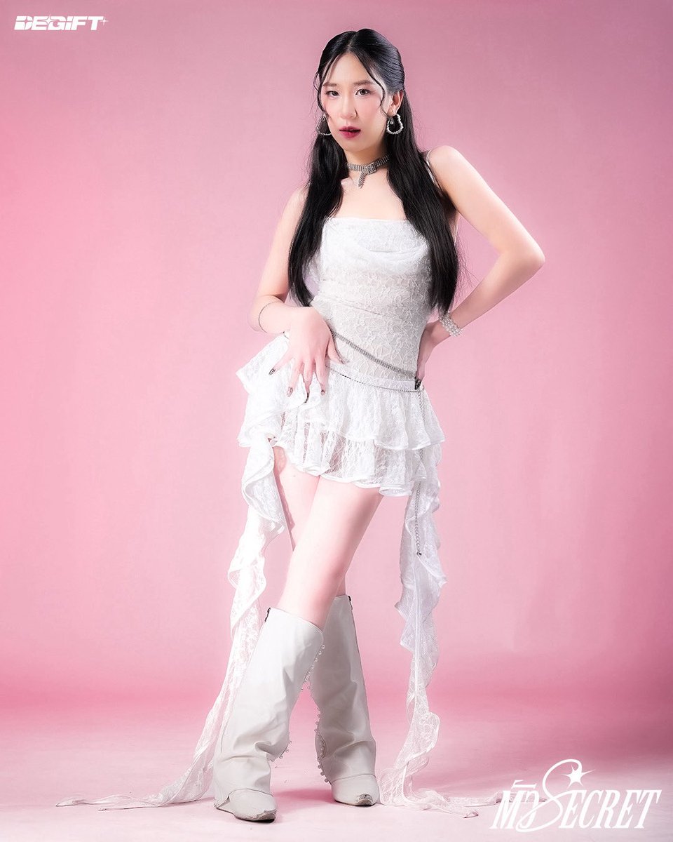 𝓑𝓮𝓪𝓾

DE GIFT’ - ตัว Secret

CONCEPT PHOTO 🎀
< ตัว Secret LOOK >

💌 MV OUT NOW!
— youtu.be/7WYRco2eCCI

💟 All Streaming Platforms
— degift.lnk.to/secret

#DEGIFT
#ตัวSecret
#FINEFINDBEAT
#TPOP