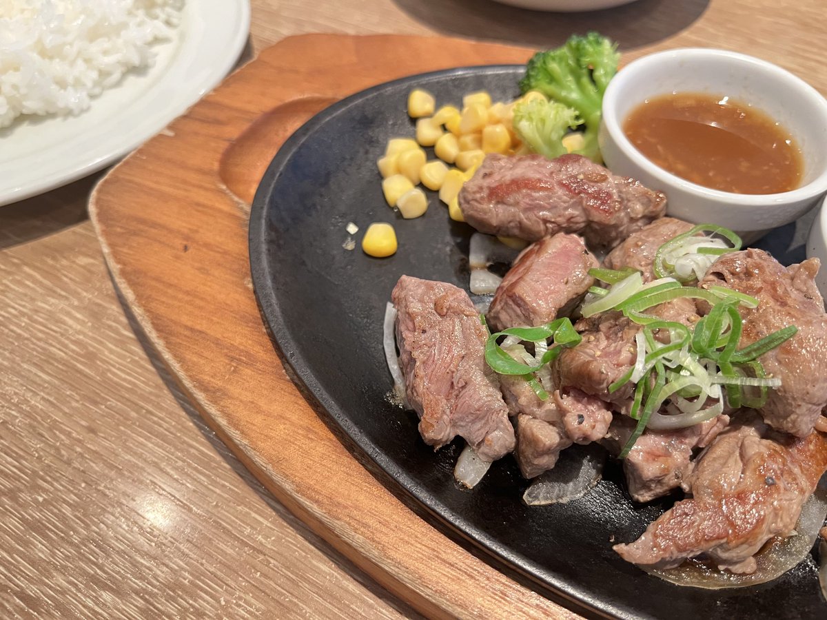 aguagu35's tweet image. 避難してきた
#cocos
#ココス
#おひとり様