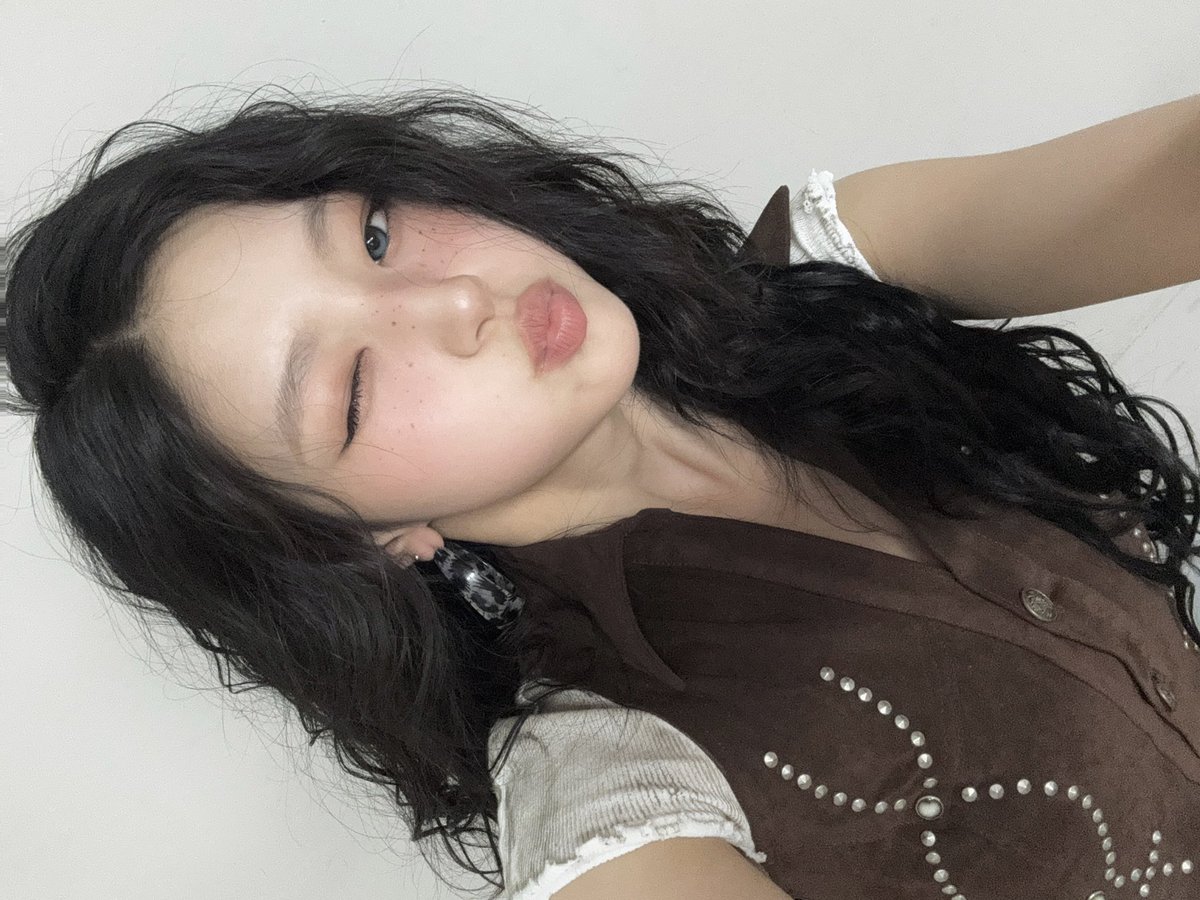 [하늘☁️🦋] 뽂음밥 좋아하는 사람~~😽🧡

#KISSOFLIFE #키스오브라이프 #KIOF 
#HANEUL #하늘