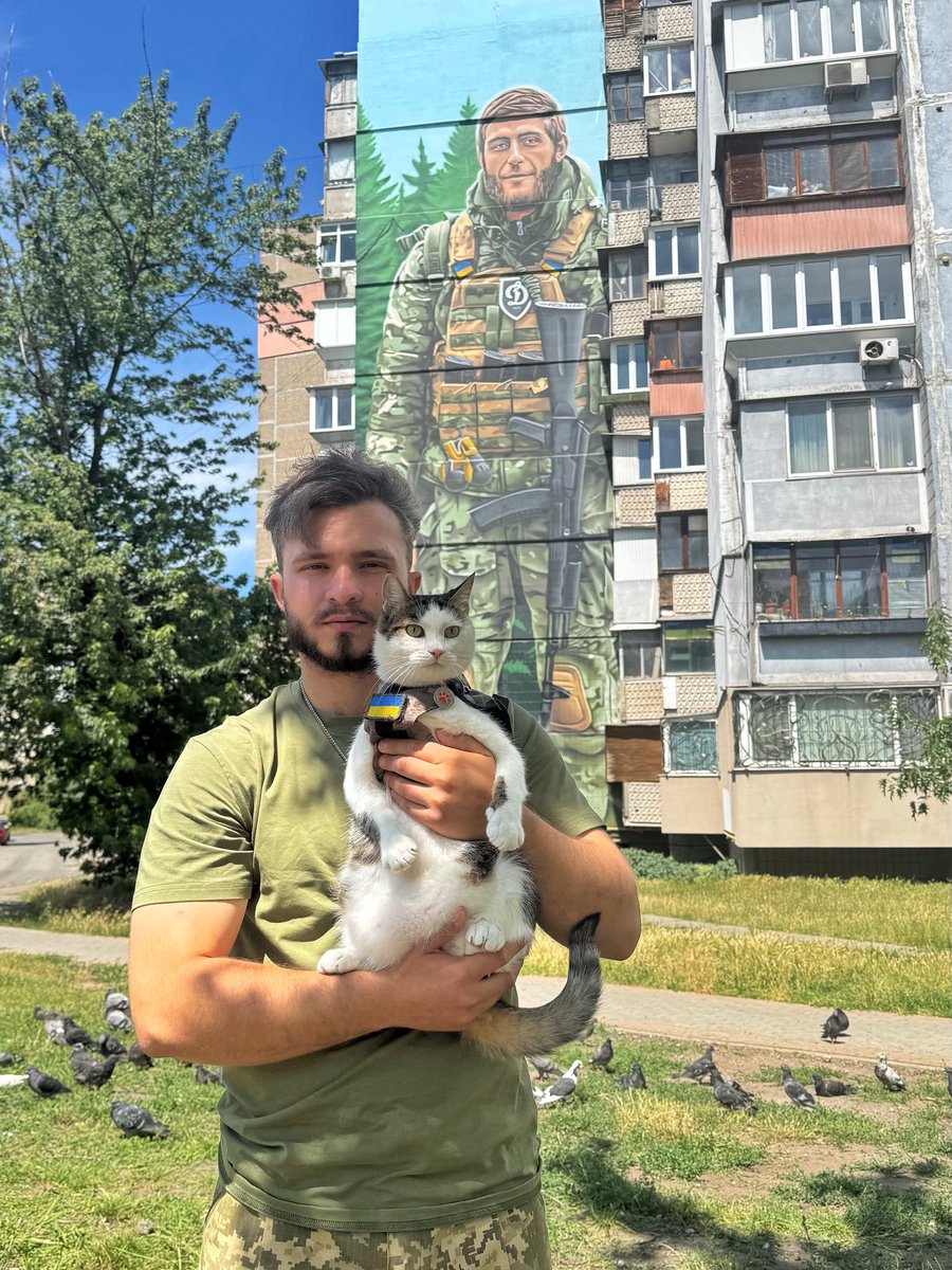 aliashukua's tweet image. Нарешті я потрапив до тебе друже, але нажаль ми не встигли поговорити, вічна памʼять, мав за честь 🫡 🇺🇦 Максим Бордусь «Бокс» 🙏🏻🙏🏻