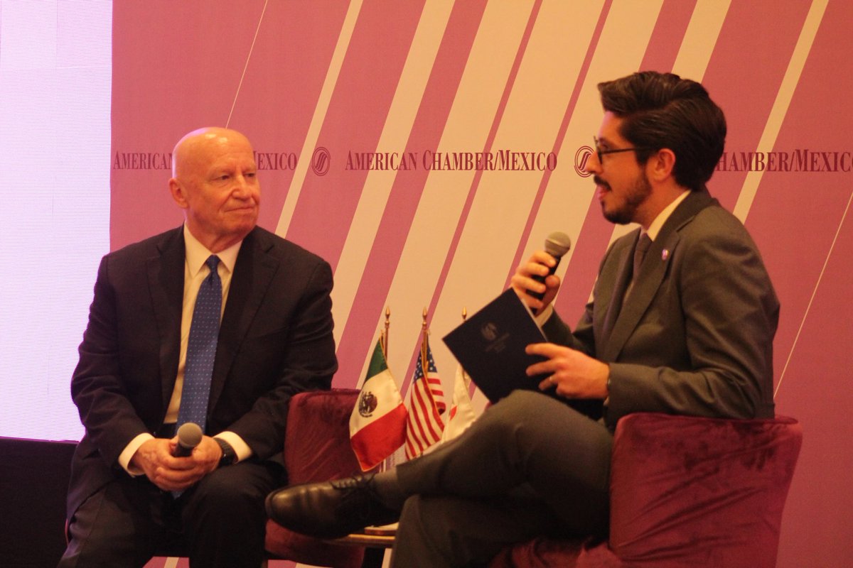 AmChamMexico's tweet photo. 🔥A powerhouse conversation to wrap up #NorthAmericaWeek.
🇺🇸 @RepKevinBrady, Former Chairman of the House Ways and Means Committee, and 🇲🇽 @PedroCasas, #AmCham
Insights on leadership, global trade, and what’s next for our region — from someone who shaped it from the inside.
“#USMCA is the most important trade agreement in the planet” - Kevin Brady 💬
🔝 This is how you close a summit: with vision, dialogue and purpose.