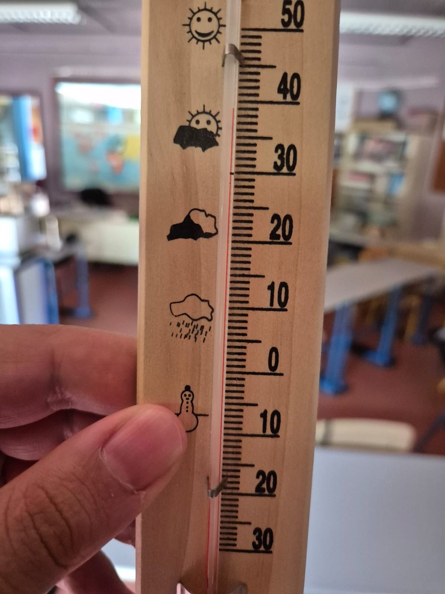 cafepedagogique's tweet photo. Pensées aux https://t.co/oG7bGz5v1d qui corrigent le DNB 2025 ce mardi 1er juillet.  Et aux autres aussi ! https://t.co/ciTIOJcwnc