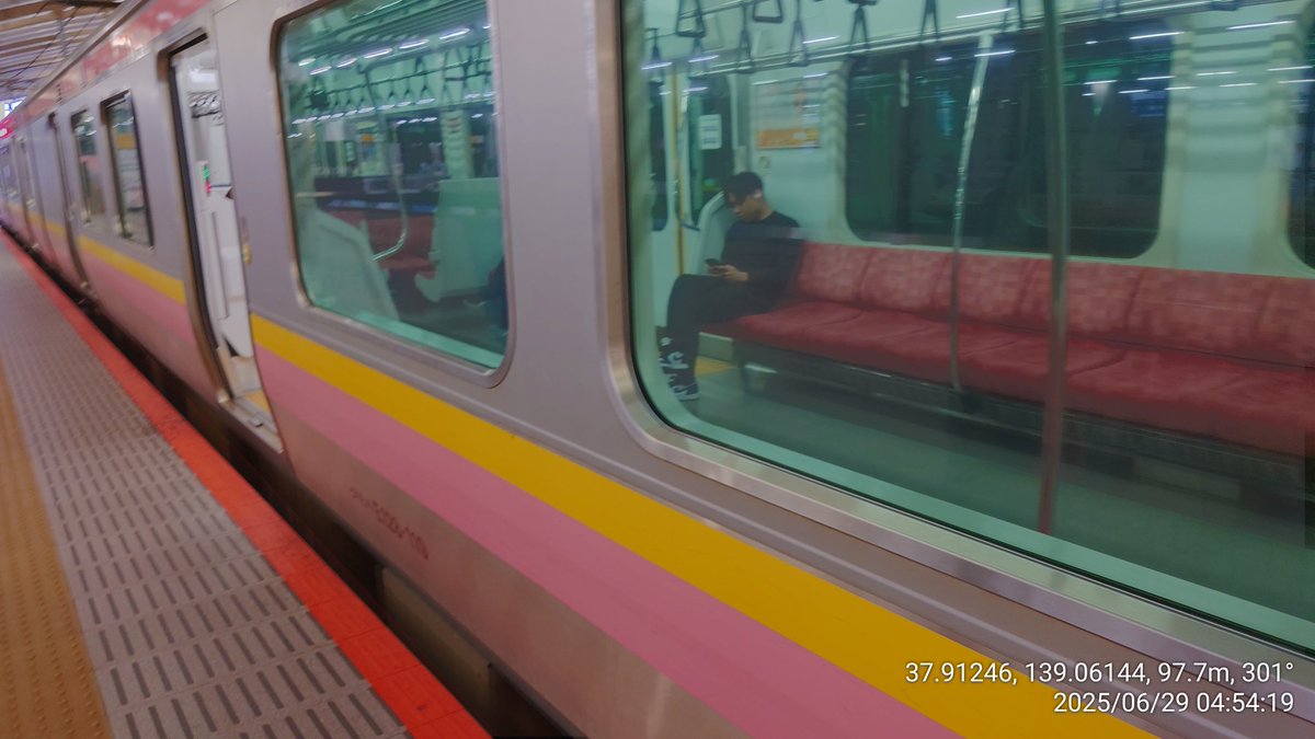 vutterf1yEffect's tweet photo. 2025.06.29 Sun.
新潟駅西口改札到着です。
新潟県内は在来線で車窓の風情を楽しみつつ高崎まで移動するです。
まずは始発で長岡に向かうです。

#新潟駅
#信越線
#週末パス https://t.co/1Gnhv0zsxI