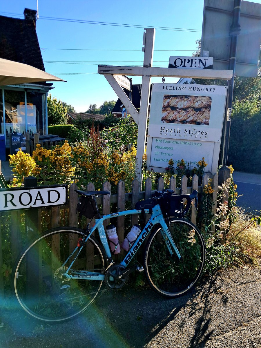 CB_cycles's tweet photo. It was at Brenchly I cut the ride short, instead of going on down to Bewl Water I headed across to Horsmonden where I cooled down with an ice lolly from the village store π΄ββοΈππ₯΅π¦π #cycling #ukcyclechat #ExploringKent https://t.co/buuLHOFpth