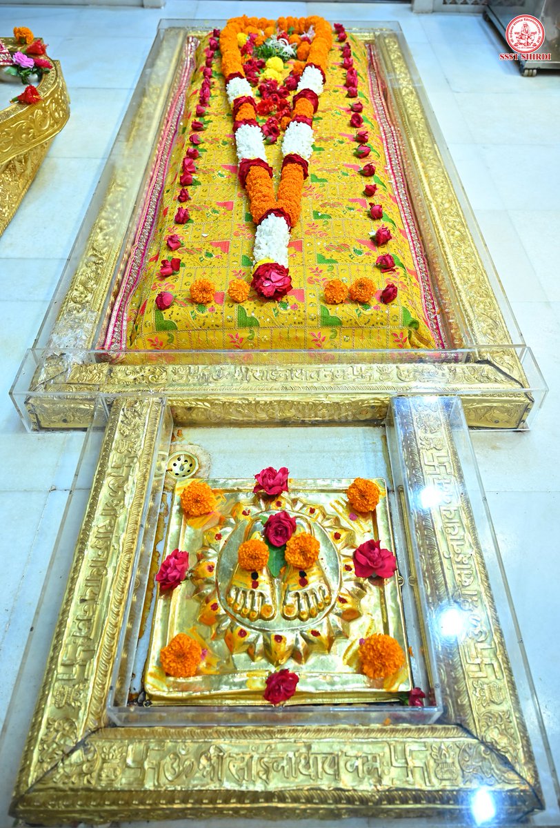 SSSTShirdi's tweet photo. *!! ॐ साई राम !!*
*श्री साईबाबा संस्थान विश्वस्त व्यवस्था,शिर्डी*
*!! ॐ Sai Ram !!*
*Shri Saibaba Sansthan Trust, Shirdi*
≈≈≈≈≈≈≈≈≈≈≈≈≈≈≈≈≈ *आरती :-शिर्डी माझे पंढरपुर* 
 *मंगळवार ०१ जुलै २०२५*   
*Aarti :-Shirdi Majhe Pandharpur*
*Tuesday 01 July 2025* https://t.co/ehCgfW7yLi