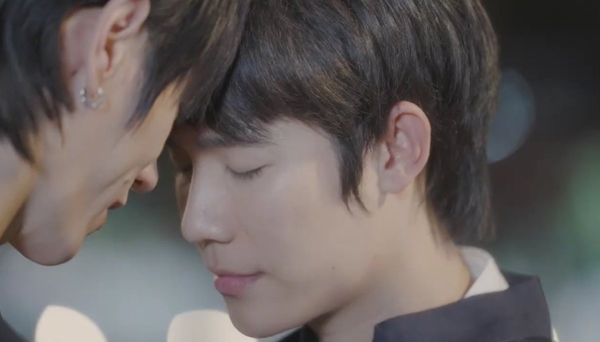 Ed1998E's tweet photo. #iPromiseEP7 que emotivo episodio la neta, Tontae me ha sorprendido para bien.
Que valiente TK irse a Taiwan a buscar a su amado.
Y Elder, my love, merece el mundo entero que lindo es.
Un buen penultimo episodio, ya la próxima semana termina y me urge saber como termina. https://t.co/Cx0P2s2sYa