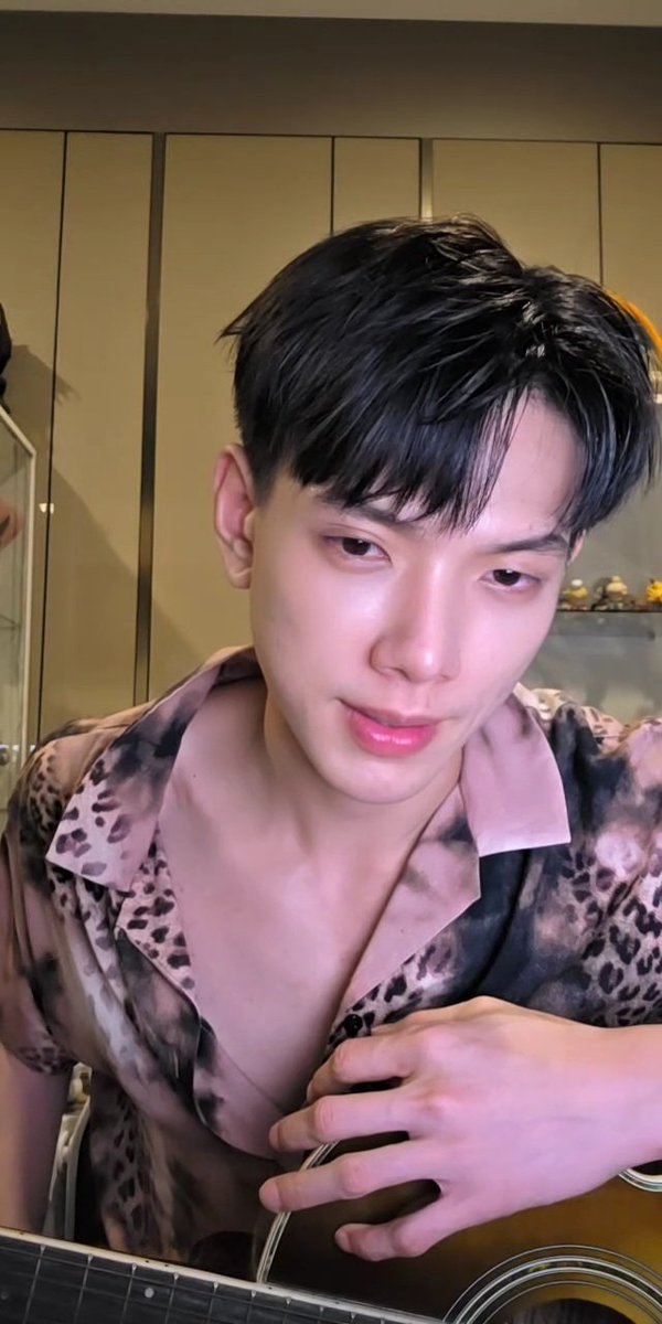 250630 [TikTok Live oueiija] ต้าห์อู๋ พิทยา DAOU

🎯 36.15 min. youtu.be/-cpv91_1CN4?si…

คือ..ผ้มหลับตั้งแต่ 3 ทุ่ม ตื่นมาตี 2 ครึ่งเพิ่งรู้ว่าพตอมาไลฟ์ตต 🥲

ใครไม่ทันไปดูย้อนหลังด้วยกันนะงับ แงงงง

#ต้าห์อู๋ #DAOU #oueiija
